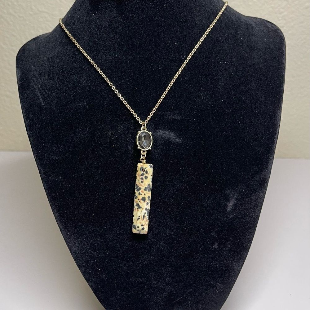 EUC. Multicolor bar/Jewel drop necklace.
